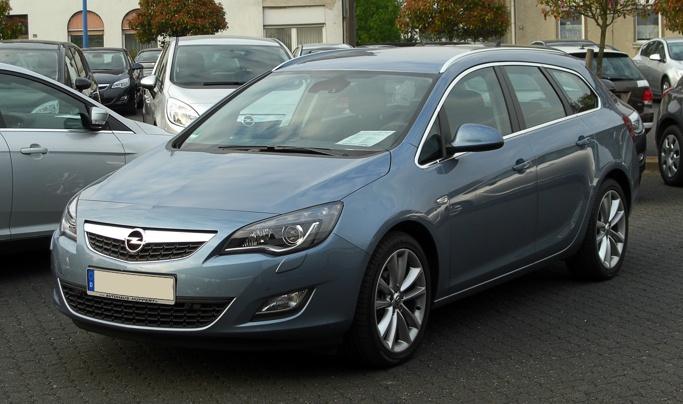 Review Opel Astra J 09 15 Almost Cars Reviews